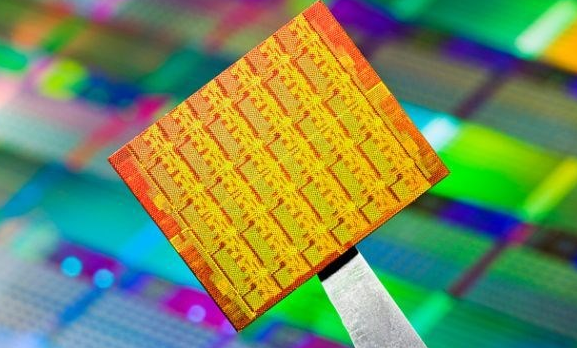Foreign thieves easy to guard against home thieves difficult to prevent, apple A series of processor